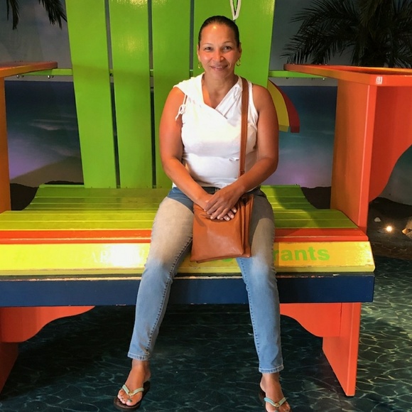 Meet your Posher, Rosa - Picture 2 of 2